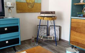 Retro Art Room